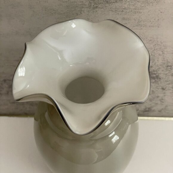Vintage Hand Blown Cased Glass Ruffled Rim Grey Greige Cream Flower Vase 8" - Picture 3 of 5